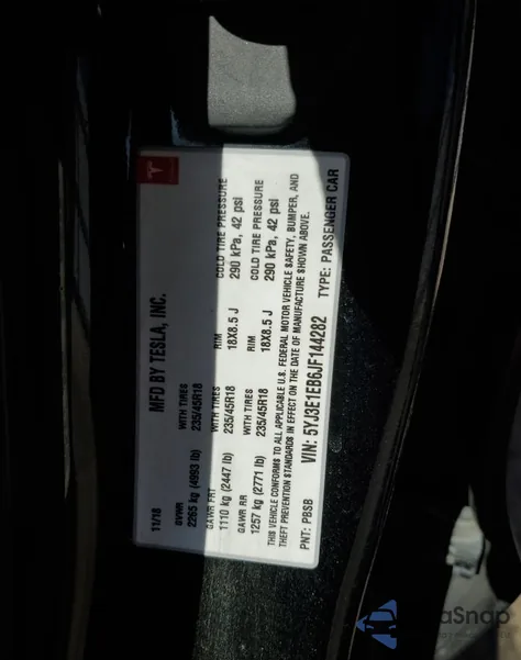 2018 Tesla Model 3 из США, поврежденный, VIN 5YJ3E1EB6JF144282